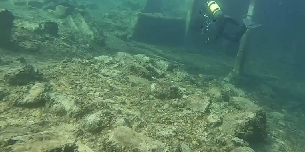 Su altında 2.400 yıllık tarih yatıyor: Cami, medrese, hamam… 3